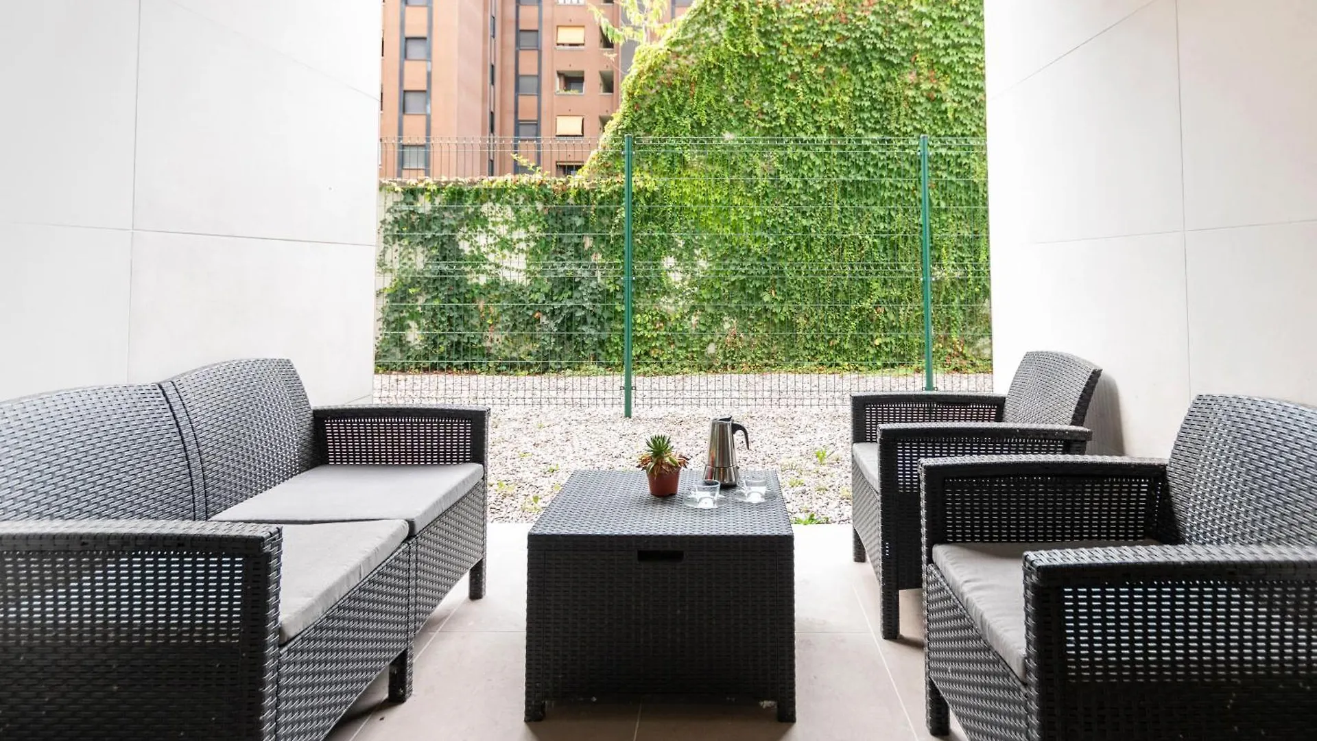Luxury Flat - Principe Eugenio 3 contacts